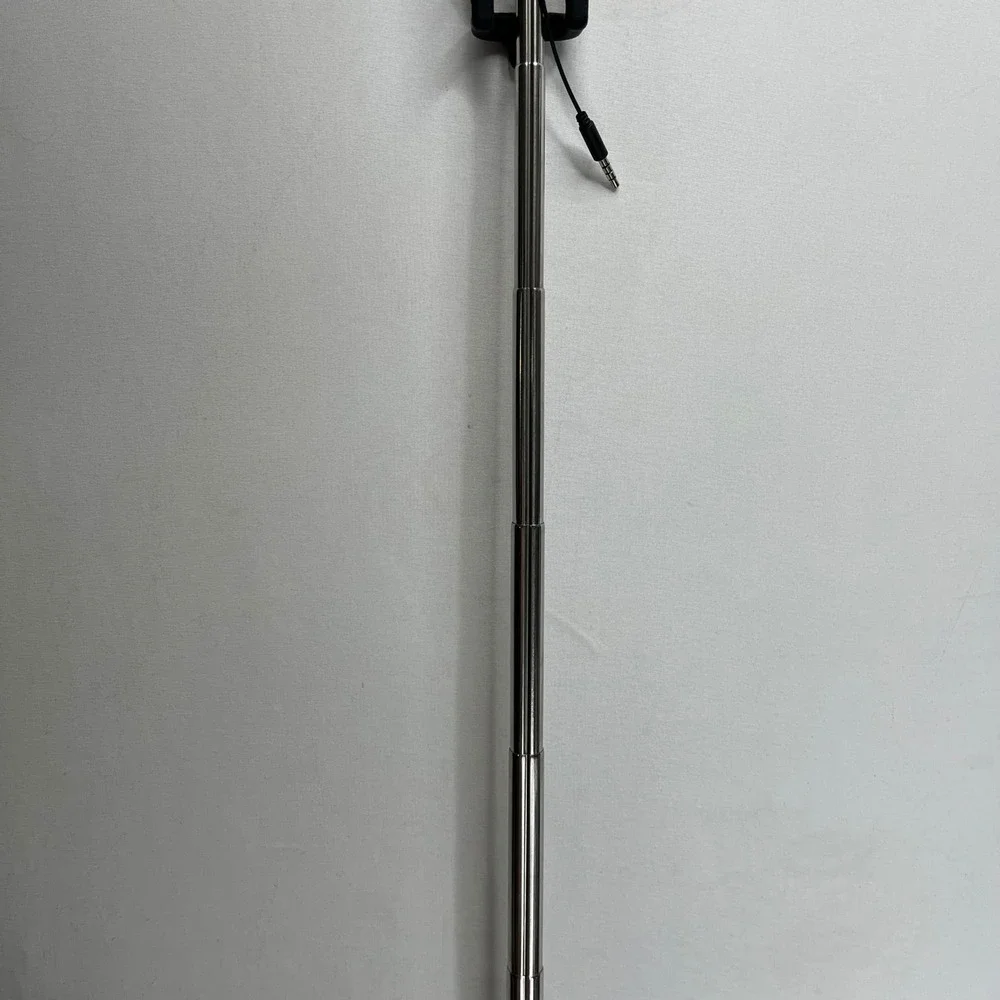 Anker Selfie Stick A7160 Wired Extendable Monopod Black Aluminum 31 Inch Max